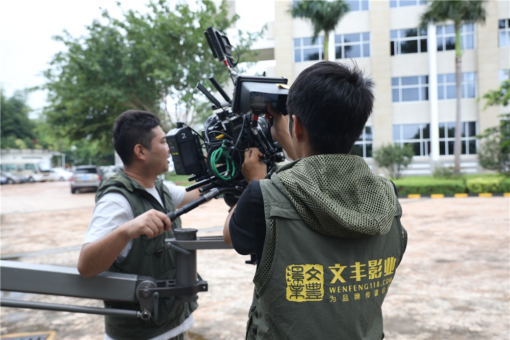 企業(yè)宣傳片拍攝中的跟拍技巧分享